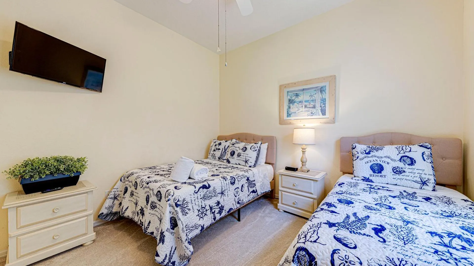 Tuscan Pines Villa Davenport