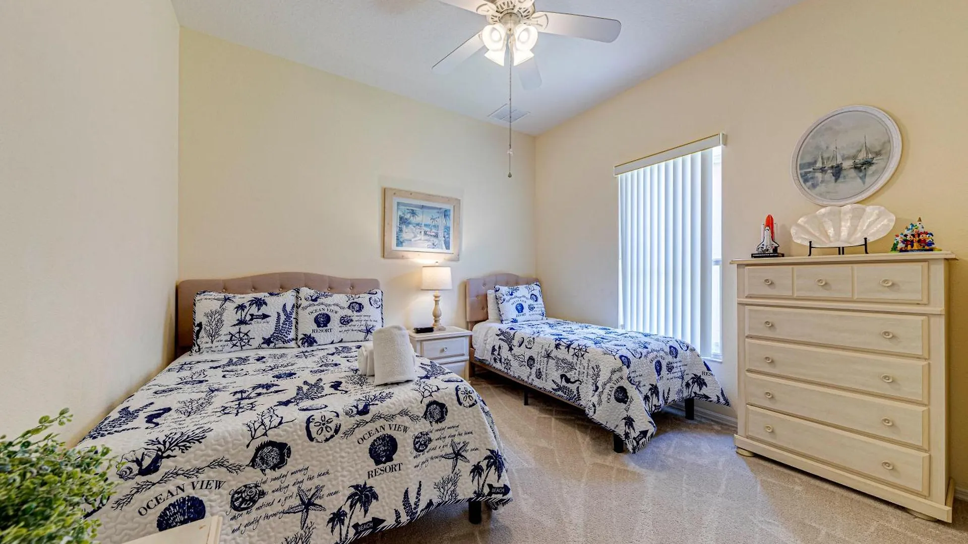 Tuscan Pines Villa Davenport Holiday home